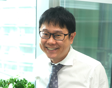 Dr John Chia